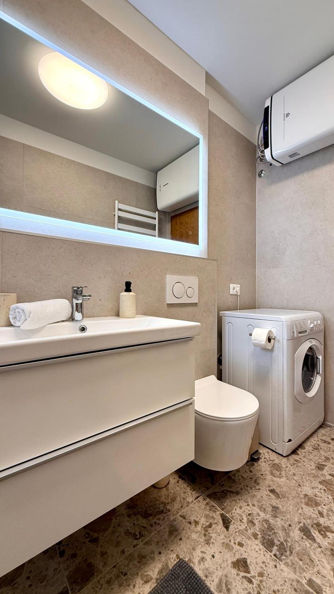 Luxurious Apartment With Private Garden Сплит Екстериор снимка